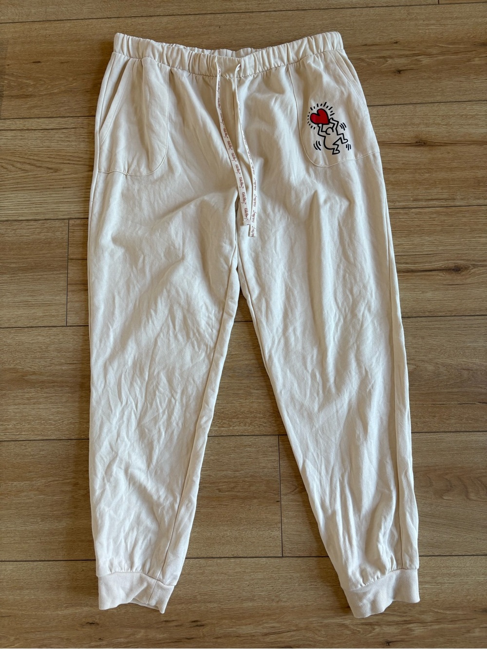 Women’s Cream Graphic Heart Jogger Sweatpants